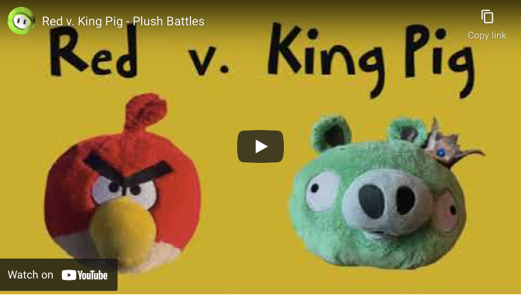 Red and King Pig plush battle